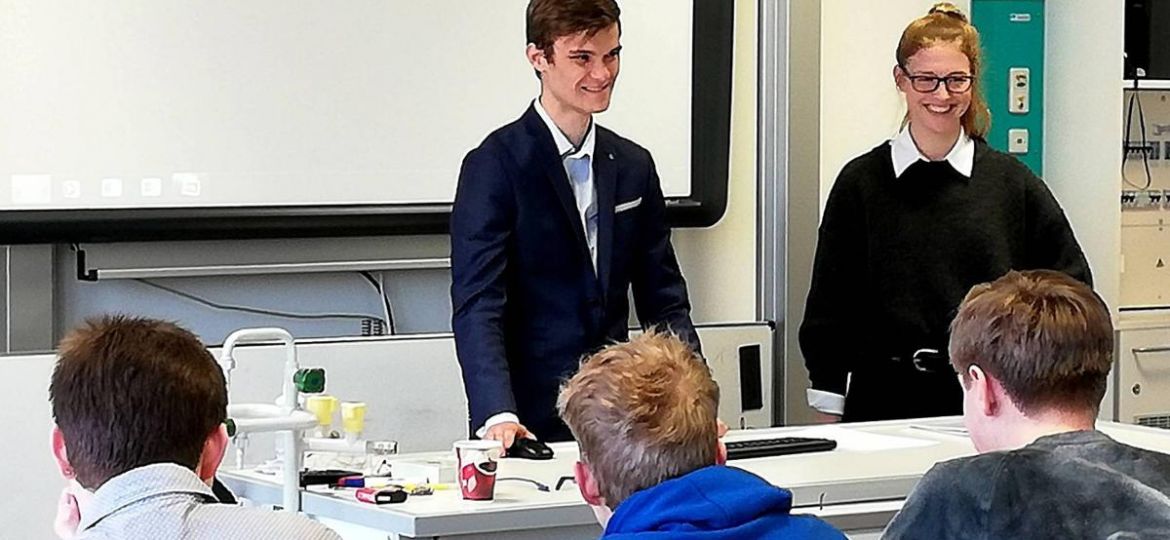 1149727012-fcfe32af-b1b4-4fb3-b7b6-53195559e31e-1wl7qRfsee